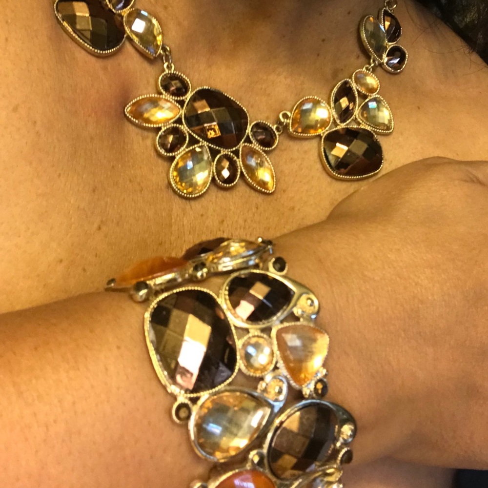 Jewelry - Picture 2 of 3
